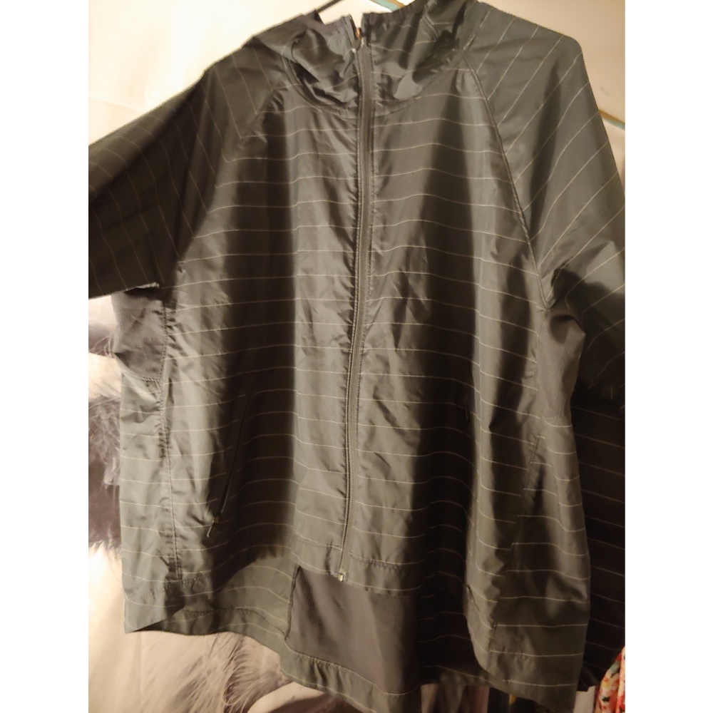 Oakley unconventional running windbreaker